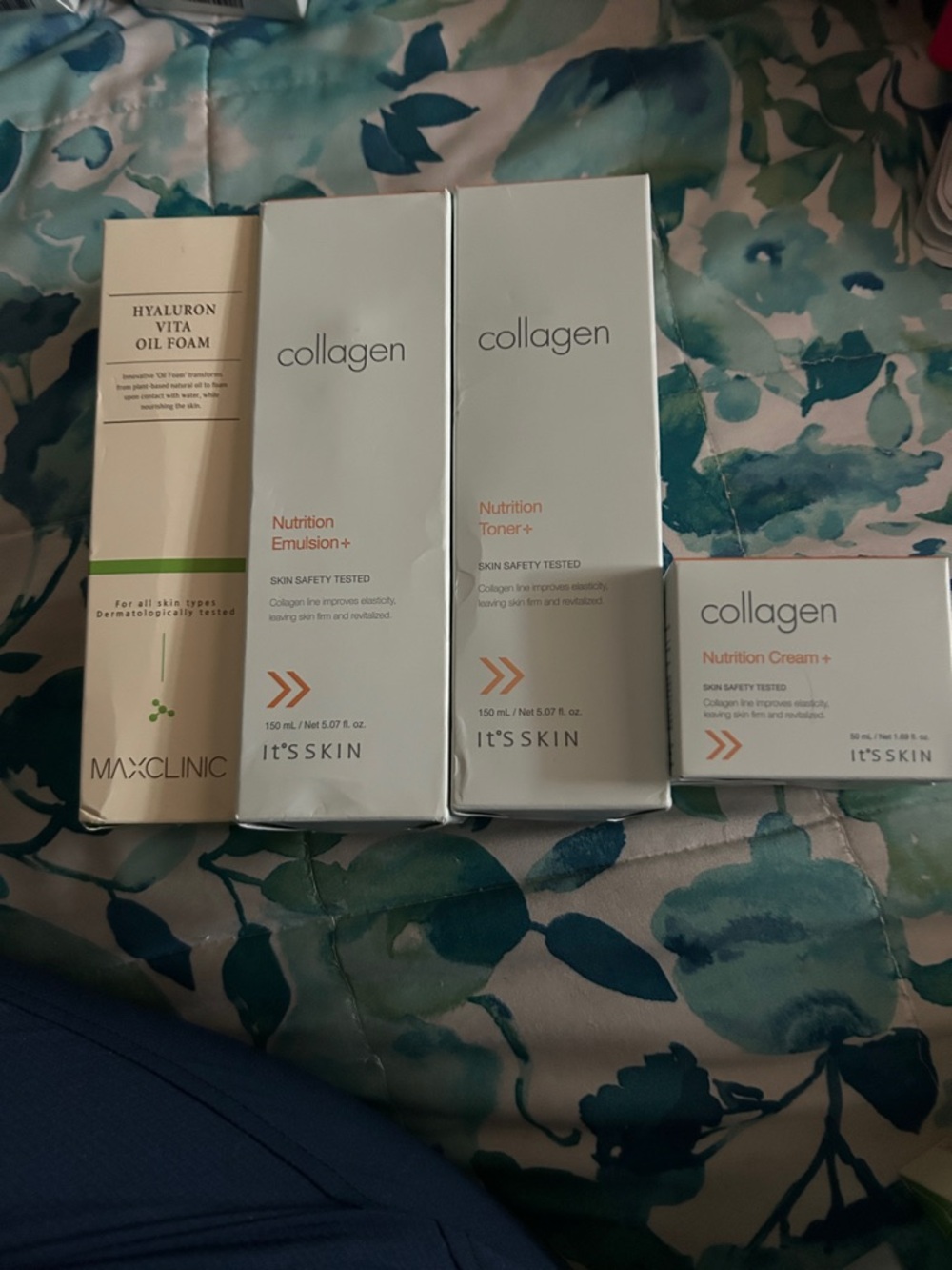 Collagen Nutrition Cream+ Moisturizer in White (Set)